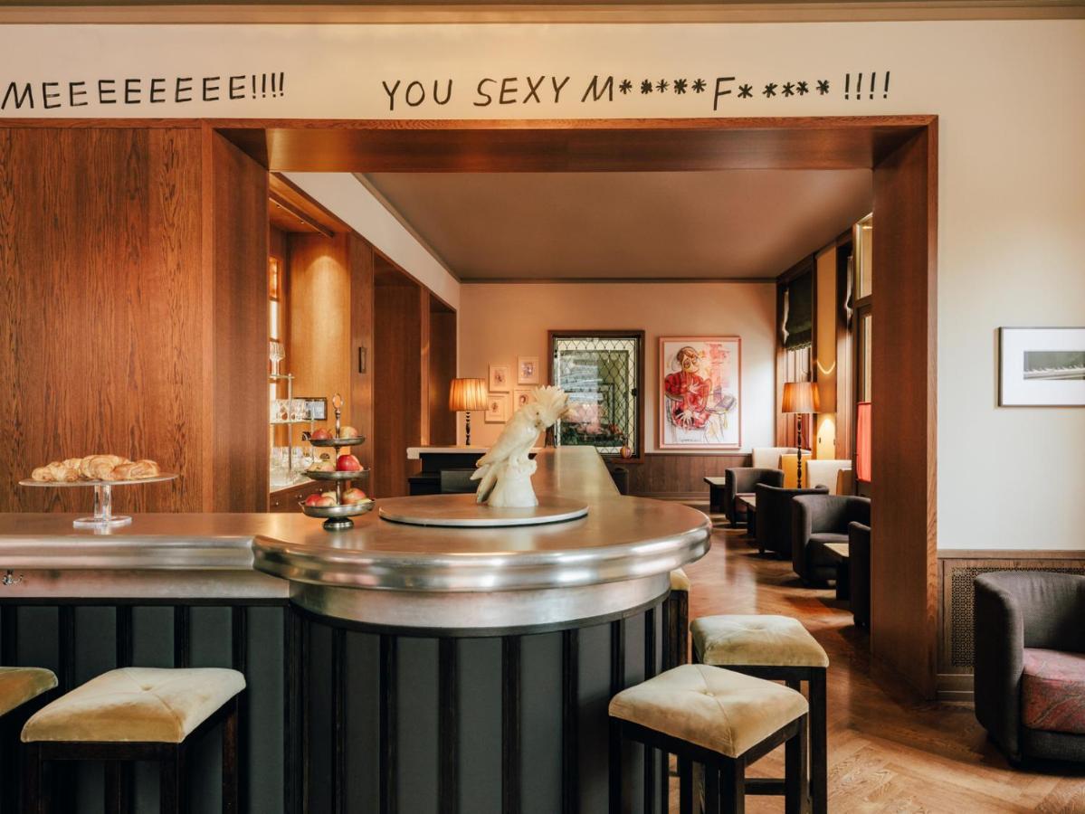 Boutique Hotel Chateau Royal Berlijn Buitenkant foto The bar at the Standard East Village