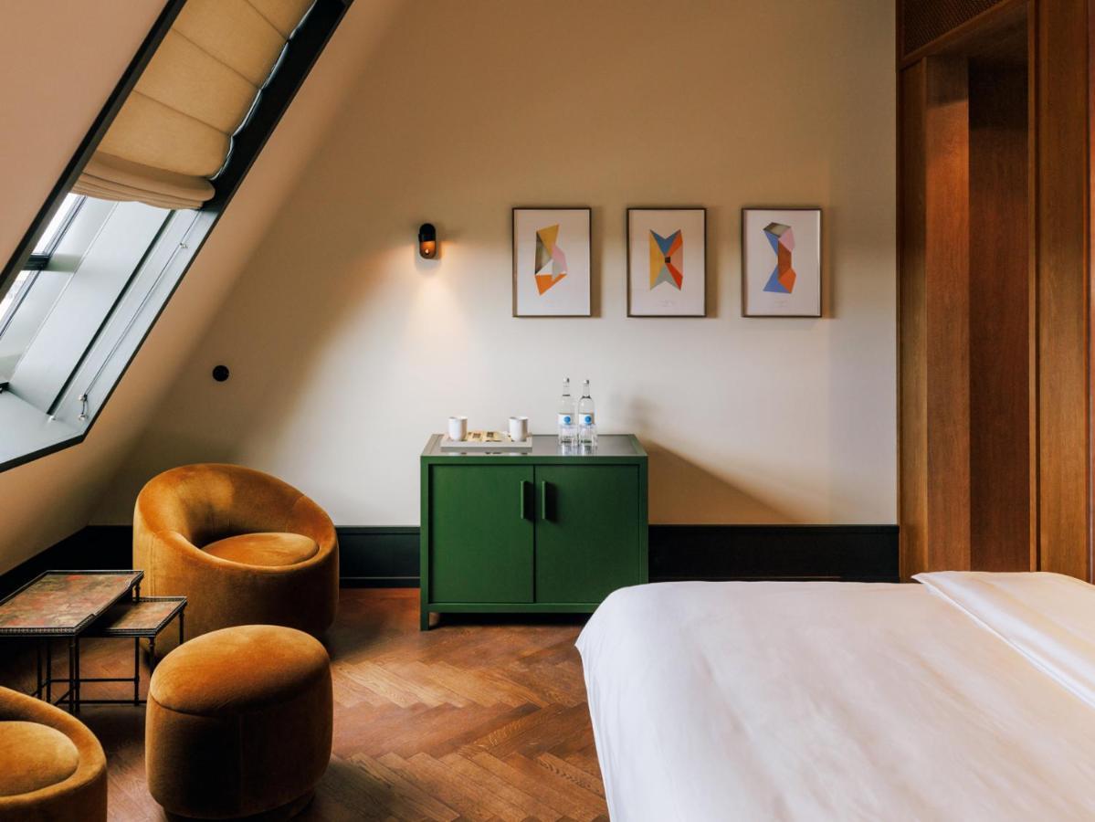 Boutique Hotel Chateau Royal Berlijn Buitenkant foto A room at the hotel