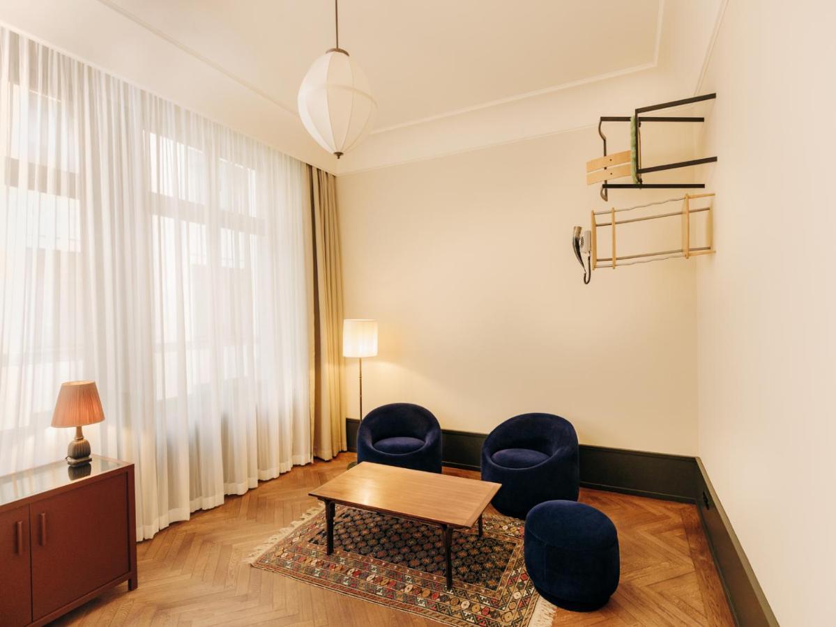 Boutique Hotel Chateau Royal Berlijn Buitenkant foto A room at the Hotel Axelmannstein
