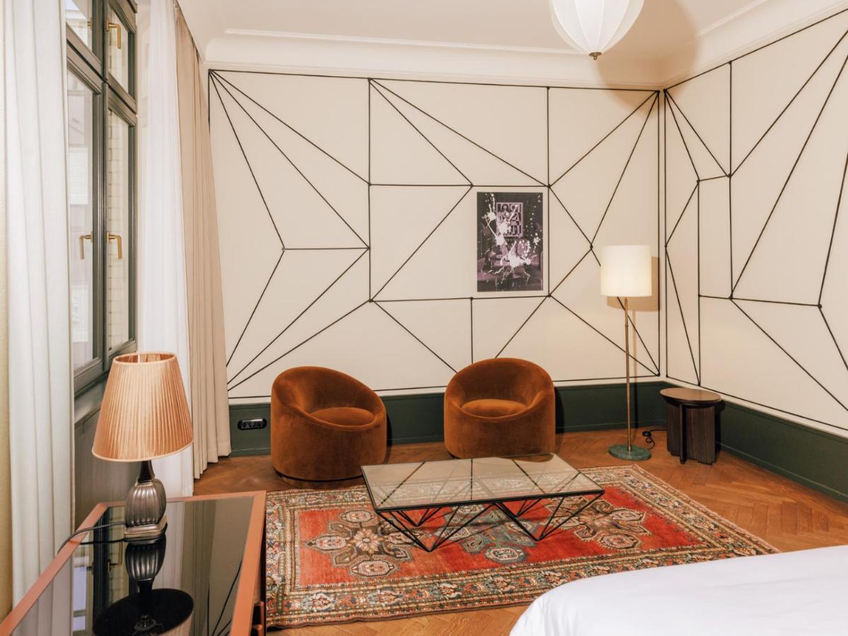 Boutique Hotel Chateau Royal Berlijn Buitenkant foto A room at the hotel
