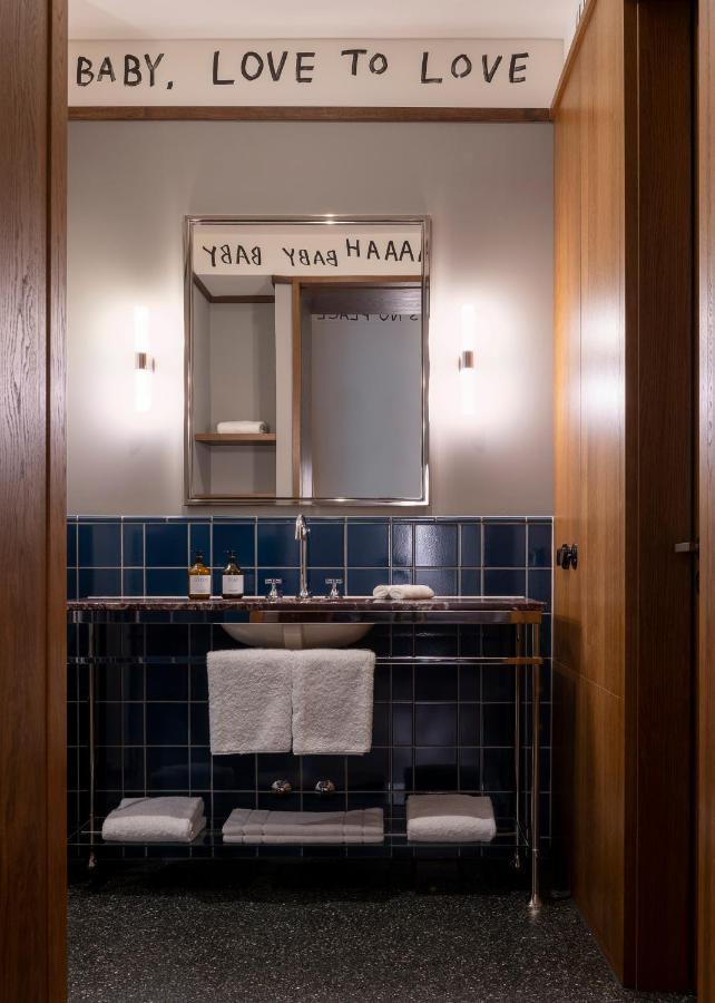 Boutique Hotel Chateau Royal Berlijn Buitenkant foto Bathroom