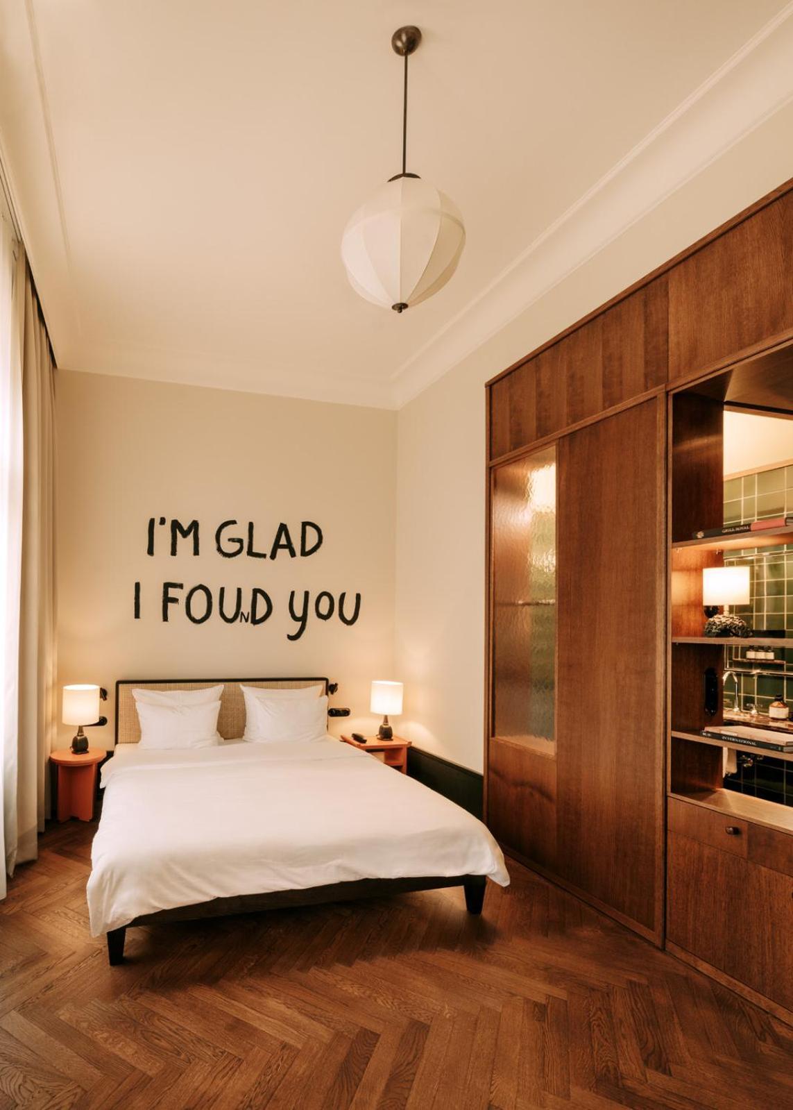 Boutique Hotel Chateau Royal Berlijn Buitenkant foto A wall sticker
