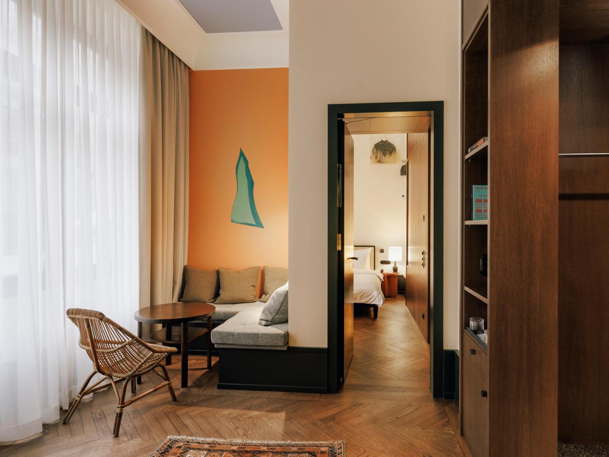 Boutique Hotel Chateau Royal Berlijn Buitenkant foto A suite at the Hotel