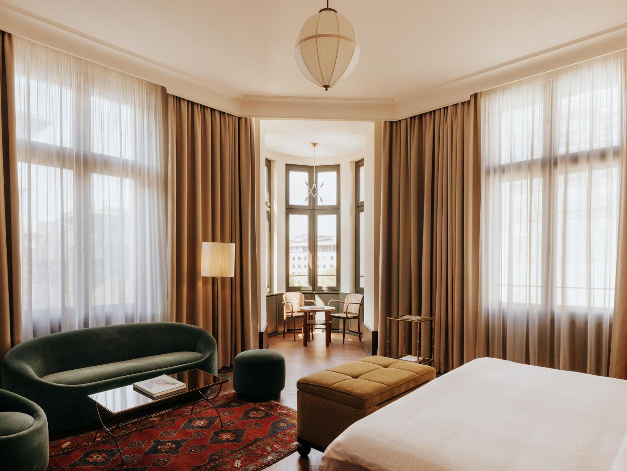 Boutique Hotel Chateau Royal Berlijn Buitenkant foto Suite at Hotel Axelmannstein