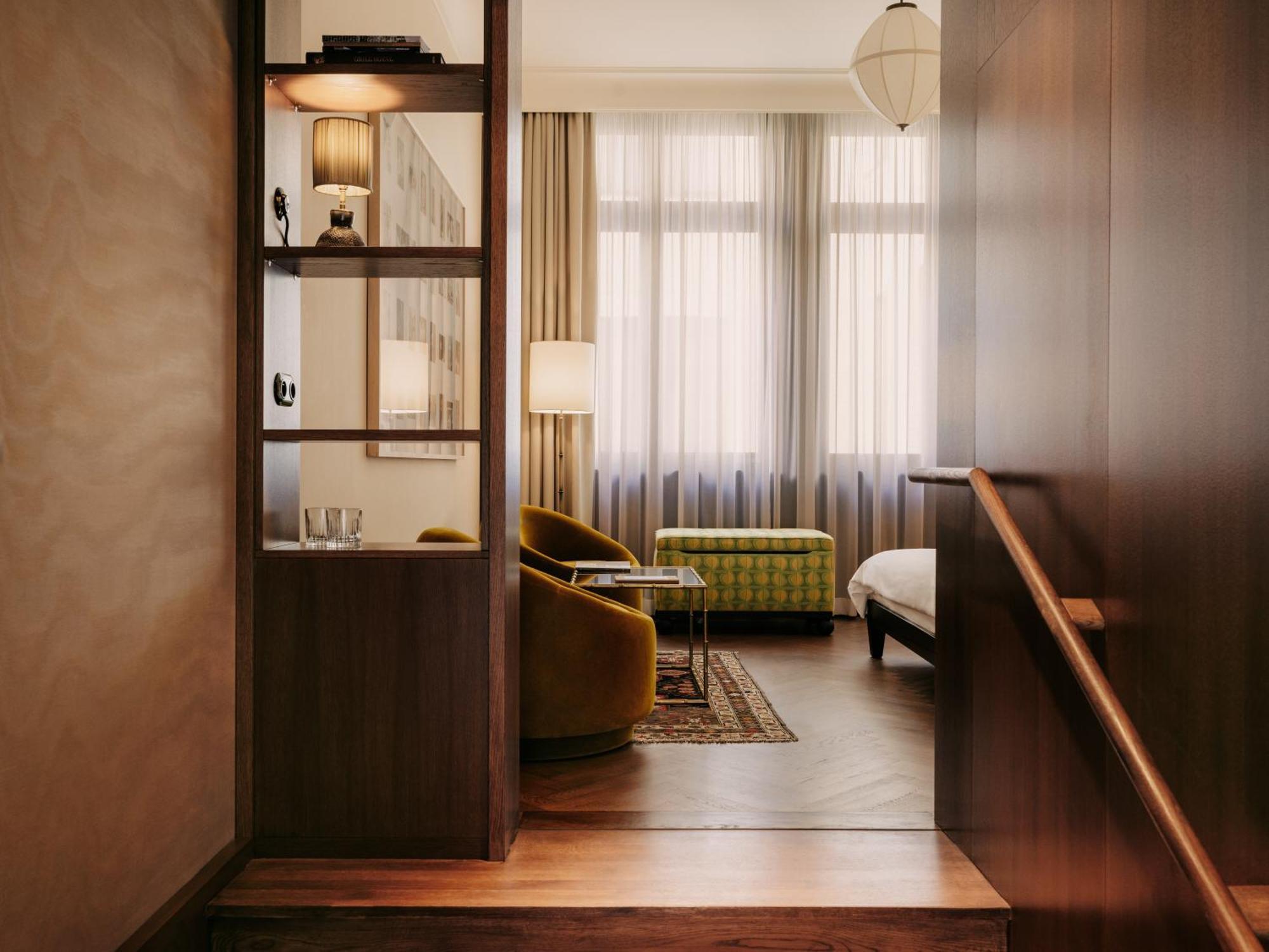 Boutique Hotel Chateau Royal Berlijn Buitenkant foto A suite at the Hotel